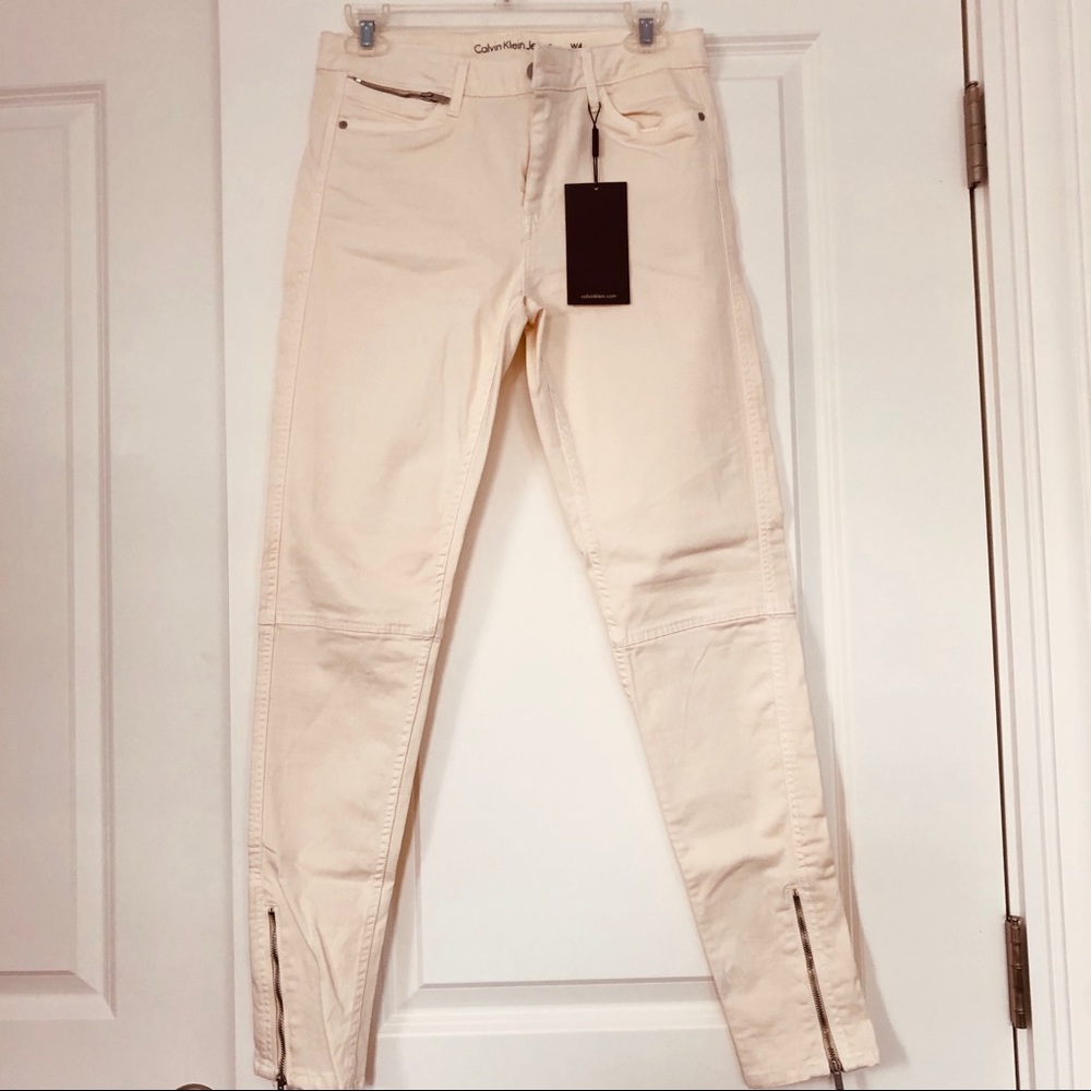 Calvin Klein Jeans Gardenia White Ankle Zip Siz 4